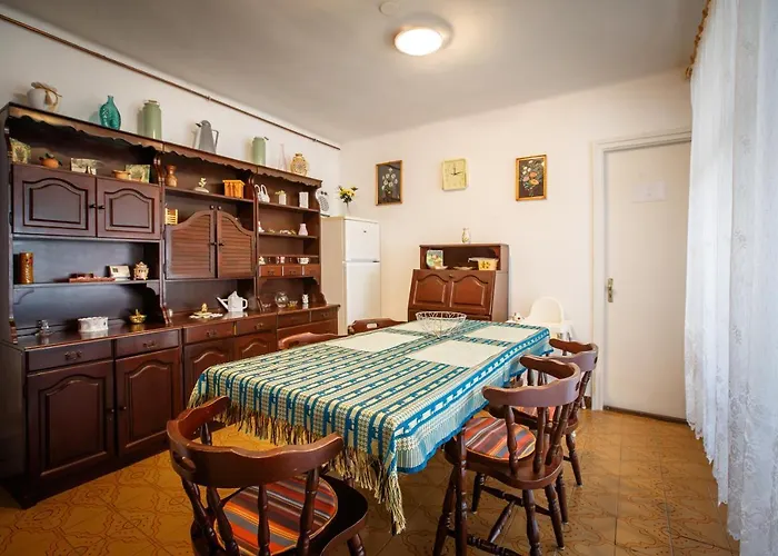 Olivia Apartment House